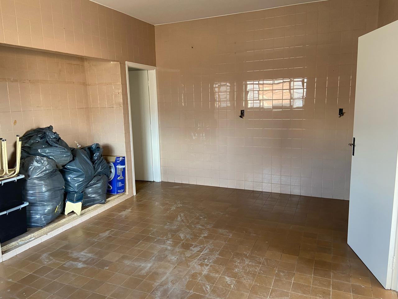 Excelente casa para locação no Centro de Tatuí, a apenas 100 metros da Rua Onze de Agosto