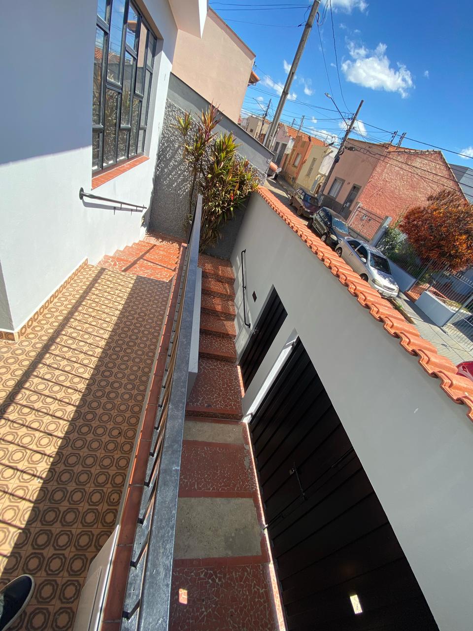 Excelente casa para locação no Centro de Tatuí, a apenas 100 metros da Rua Onze de Agosto