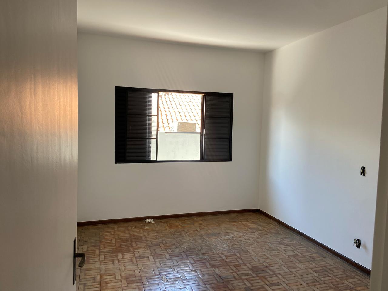 Excelente casa para locação no Centro de Tatuí, a apenas 100 metros da Rua Onze de Agosto