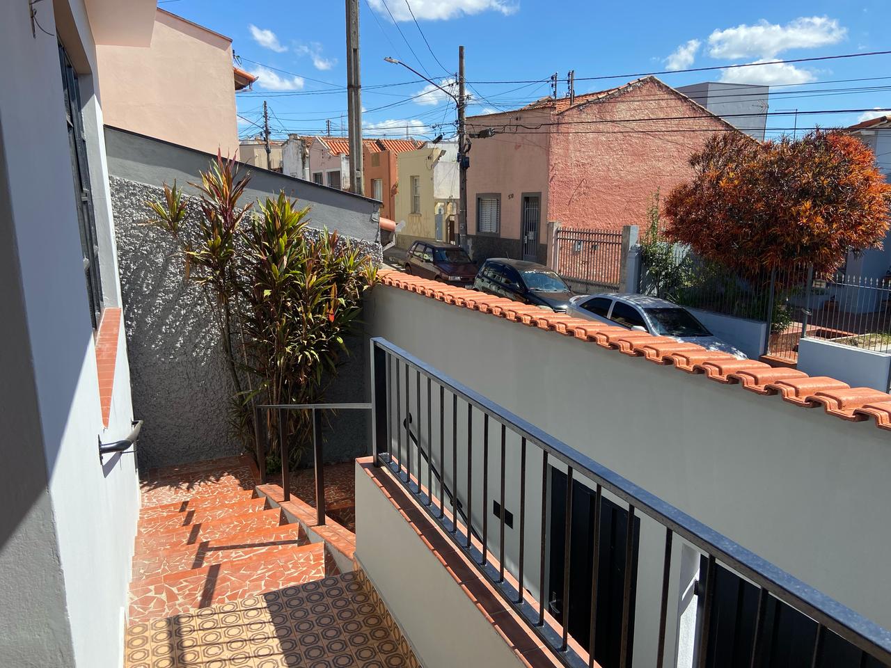 Excelente casa para locação no Centro de Tatuí, a apenas 100 metros da Rua Onze de Agosto