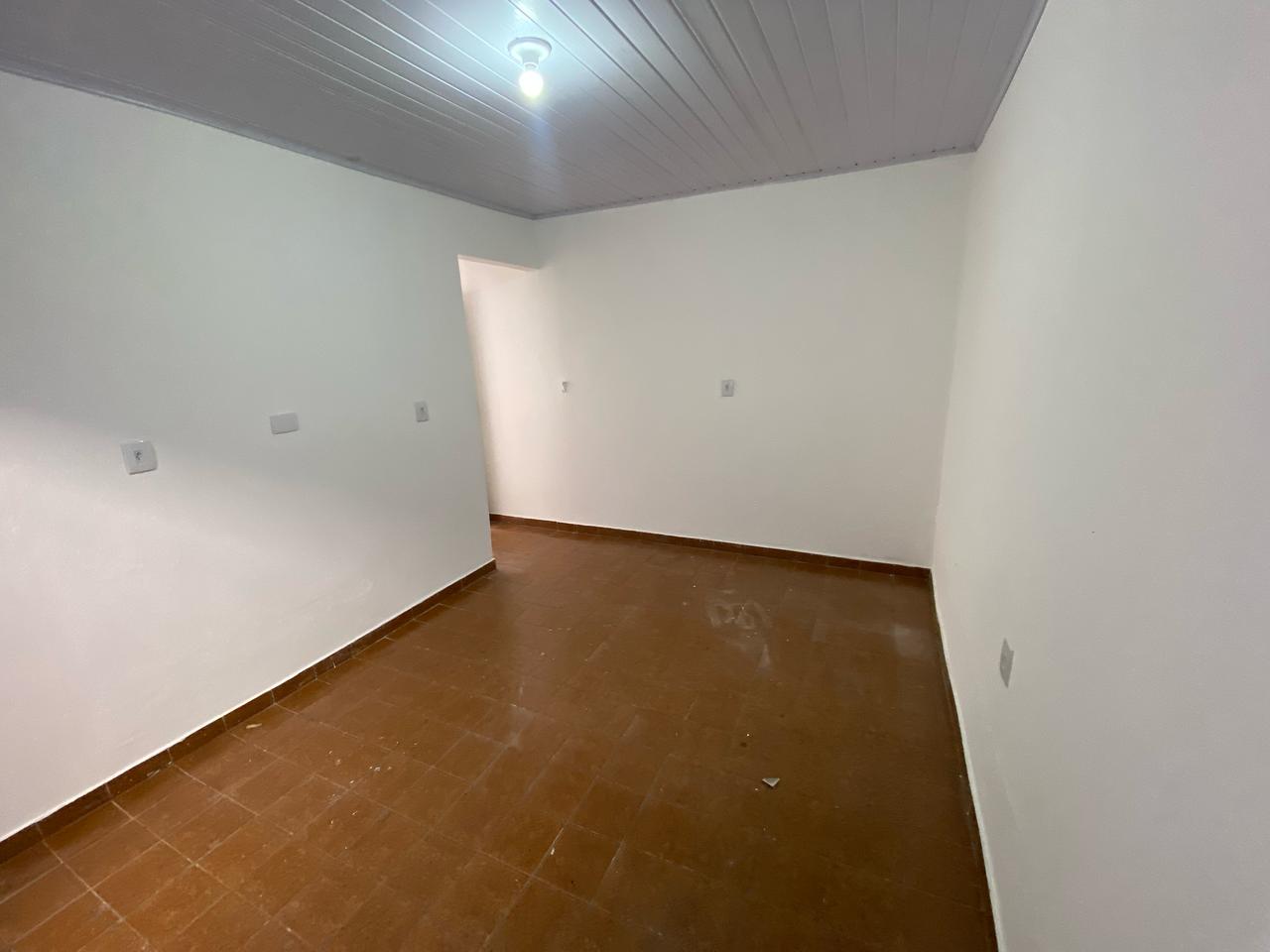 Excelente casa para locação no Centro de Tatuí, a apenas 100 metros da Rua Onze de Agosto