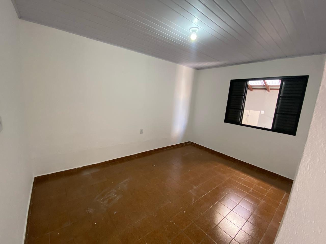 Excelente casa para locação no Centro de Tatuí, a apenas 100 metros da Rua Onze de Agosto