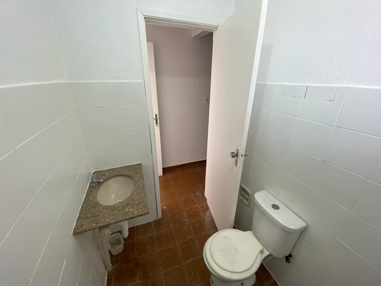 Excelente casa para locação no Centro de Tatuí, a apenas 100 metros da Rua Onze de Agosto