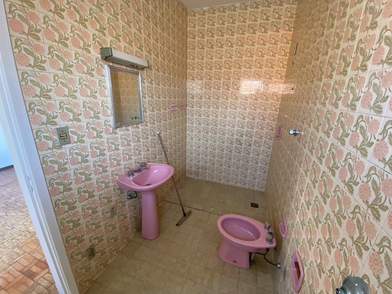 Excelente casa para locação no Centro de Tatuí, a apenas 100 metros da Rua Onze de Agosto