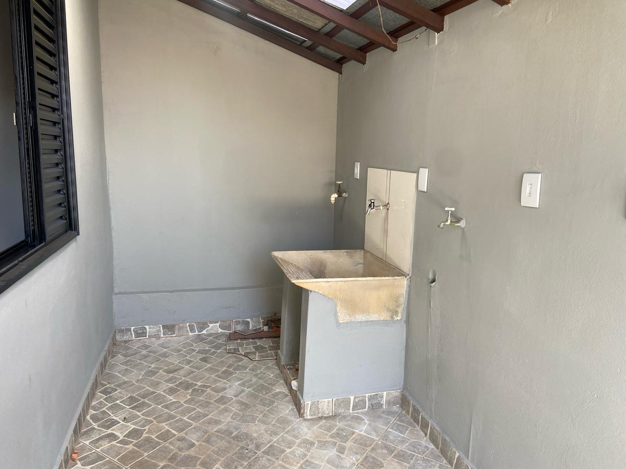 Excelente casa para locação no Centro de Tatuí, a apenas 100 metros da Rua Onze de Agosto