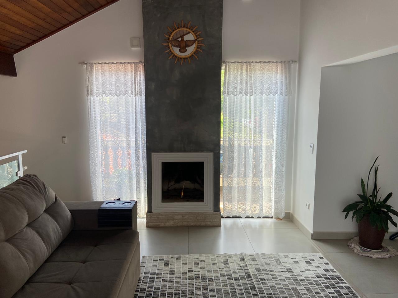 Encante-se com esta Casa Única à Beira do Lago no Ninho Verde I Eco Residence – Porangaba/SP