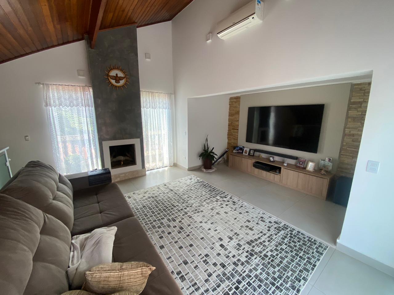 Encante-se com esta Casa Única à Beira do Lago no Ninho Verde I Eco Residence – Porangaba/SP