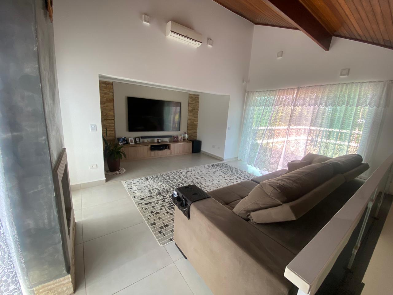 Encante-se com esta Casa Única à Beira do Lago no Ninho Verde I Eco Residence – Porangaba/SP