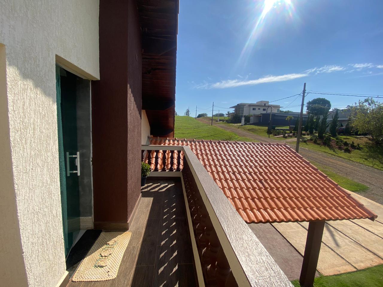 Encante-se com esta Casa Única à Beira do Lago no Ninho Verde I Eco Residence – Porangaba/SP