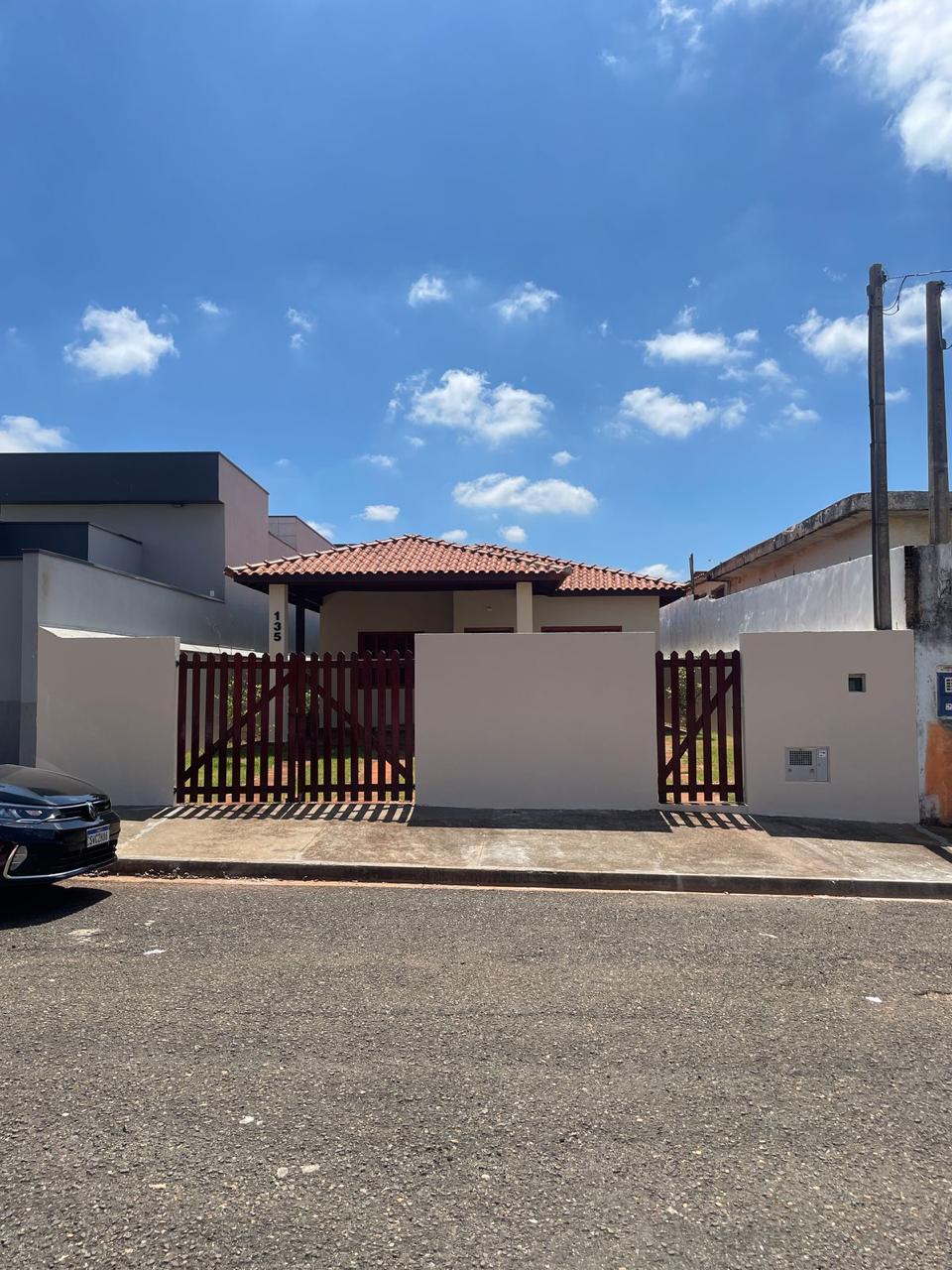 Casa à Venda no Bairro Astória – Conforto, Quintal e Ótimo Custo-Benefício