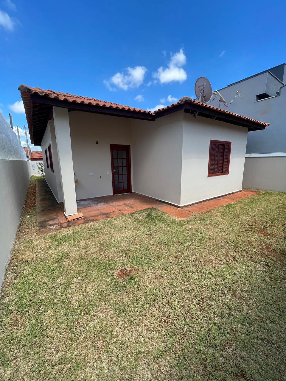 Casa à Venda no Bairro Astória – Conforto, Quintal e Ótimo Custo-Benefício