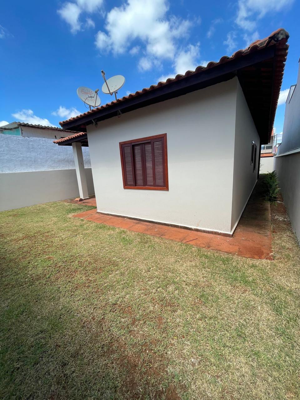 Casa à Venda no Bairro Astória – Conforto, Quintal e Ótimo Custo-Benefício