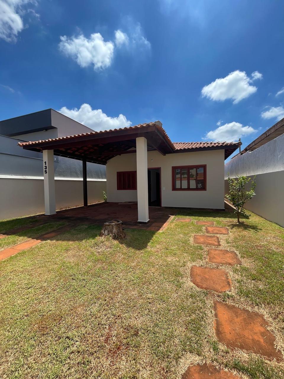 Casa à Venda no Bairro Astória – Conforto, Quintal e Ótimo Custo-Benefício