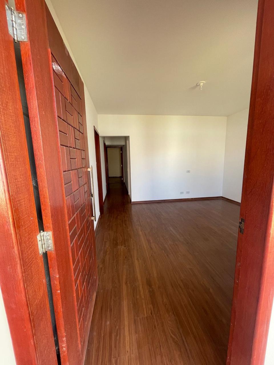 Casa à Venda no Bairro Astória – Conforto, Quintal e Ótimo Custo-Benefício