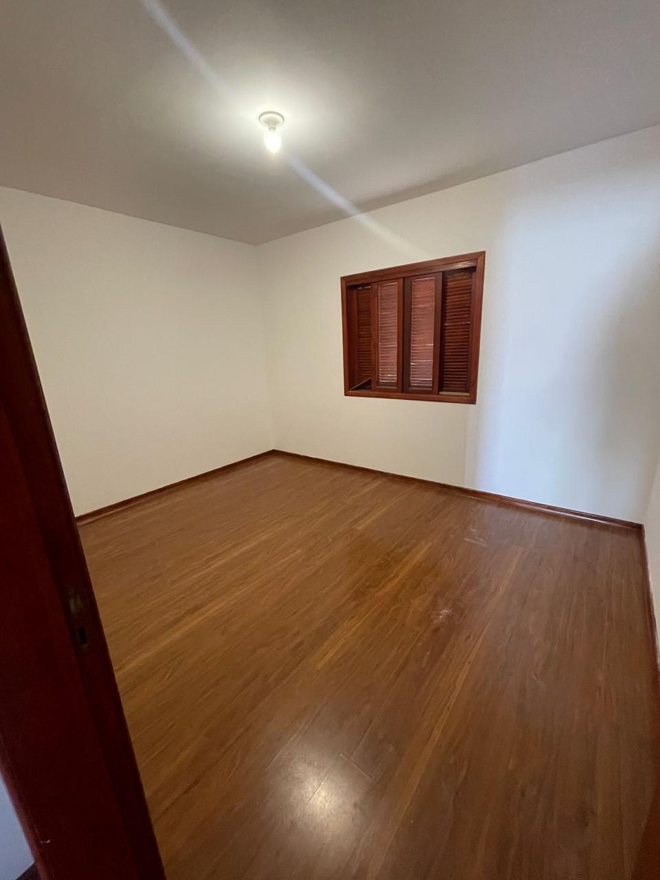 Casa à Venda no Bairro Astória – Conforto, Quintal e Ótimo Custo-Benefício