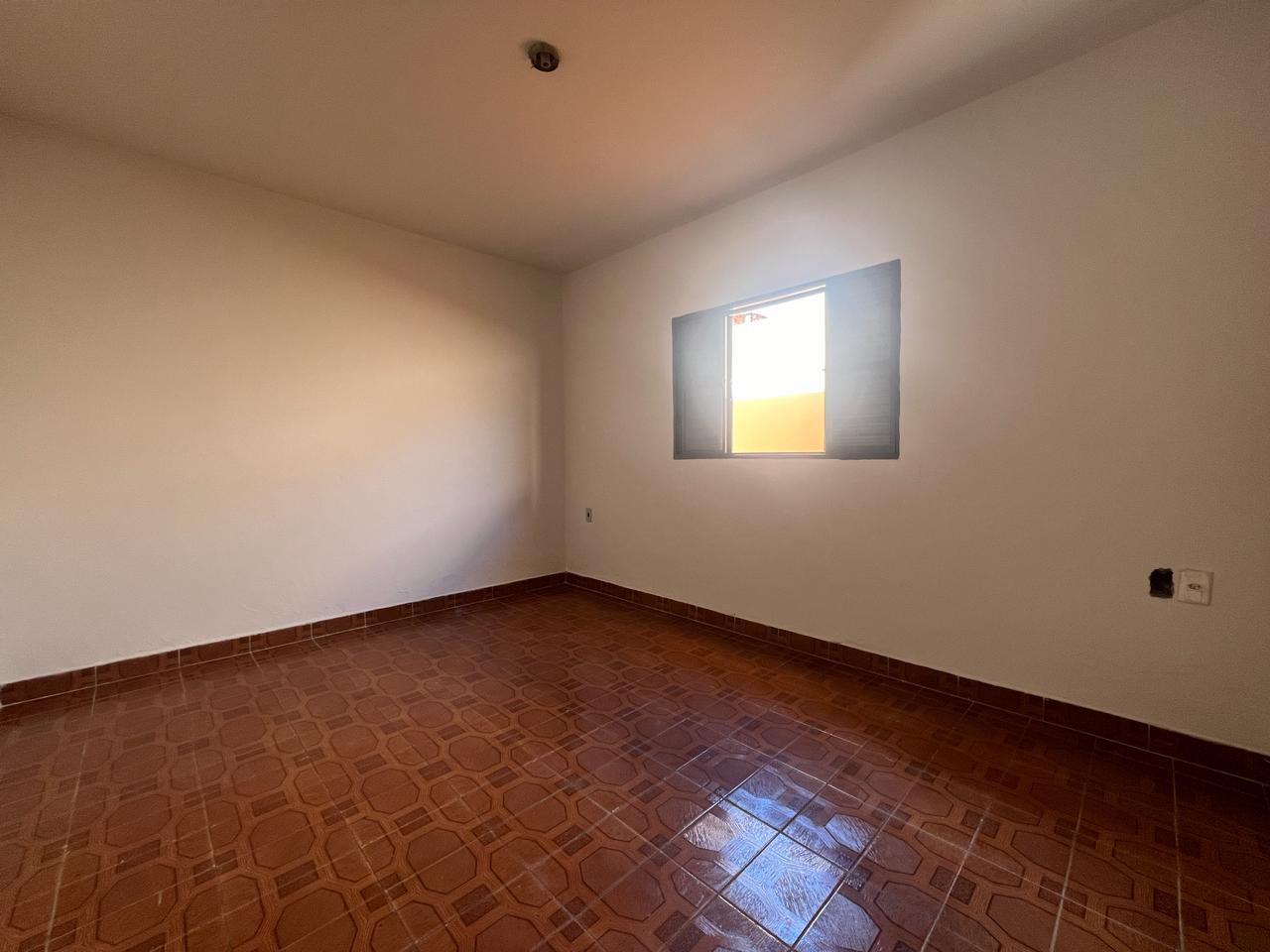 Casa à Venda na Vila Regina – Itapetininga/SP: Conforto, Edícula e Quintal com Churrasqueira por R$ 280 mil