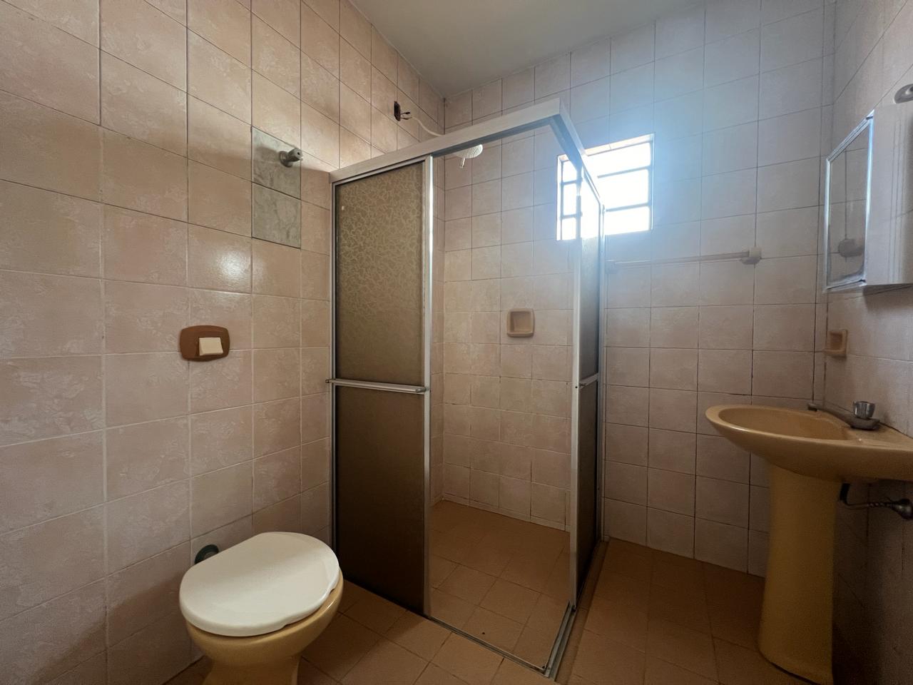 Casa à Venda na Vila Regina – Itapetininga/SP: Conforto, Edícula e Quintal com Churrasqueira por R$ 280 mil