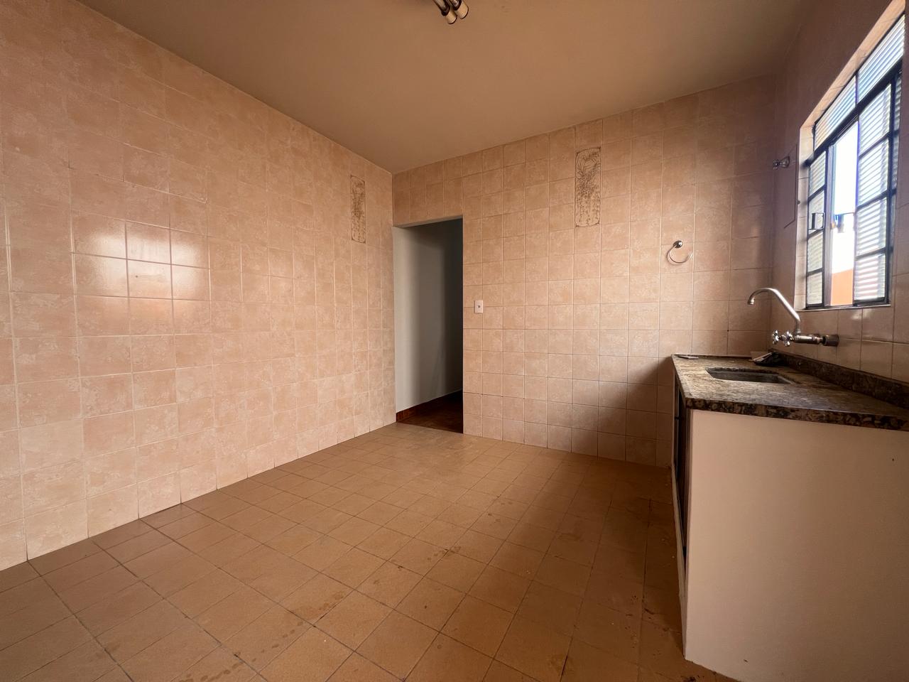 Casa à Venda na Vila Regina – Itapetininga/SP: Conforto, Edícula e Quintal com Churrasqueira por R$ 280 mil