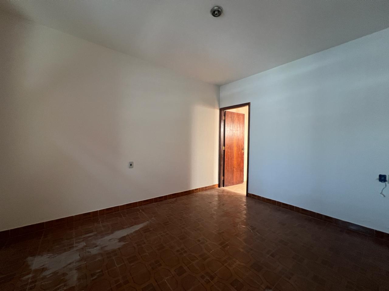 Casa à Venda na Vila Regina – Itapetininga/SP: Conforto, Edícula e Quintal com Churrasqueira por R$ 280 mil