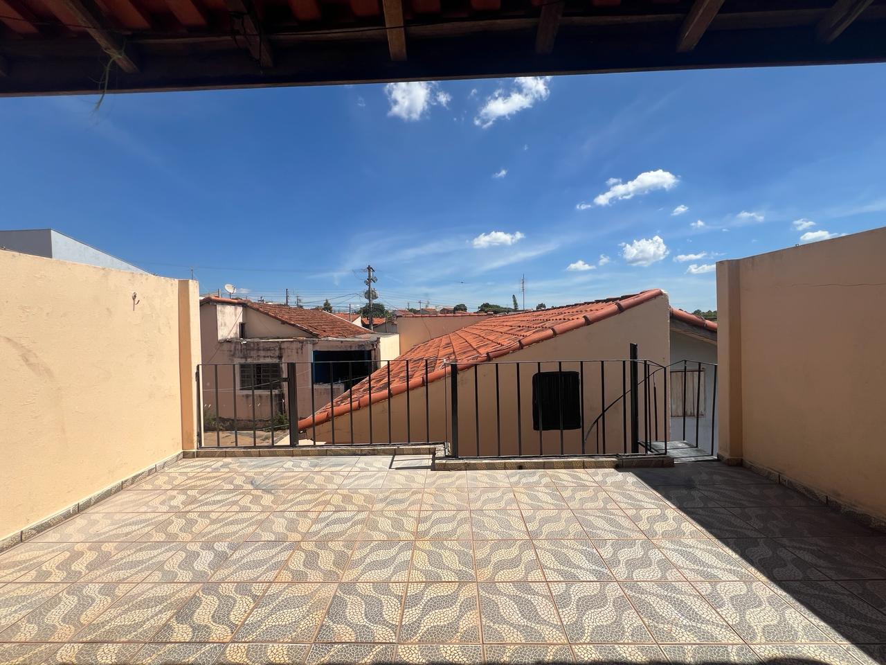 Casa à Venda na Vila Regina – Itapetininga/SP: Conforto, Edícula e Quintal com Churrasqueira por R$ 280 mil