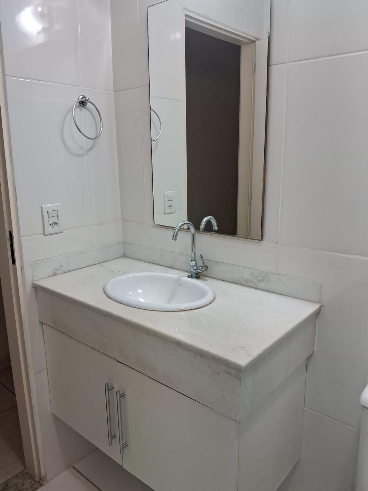 Sobrado de Alto Padrão à Venda no Residencial Santa Cruz – Design, Conforto e Localização Privilegiada