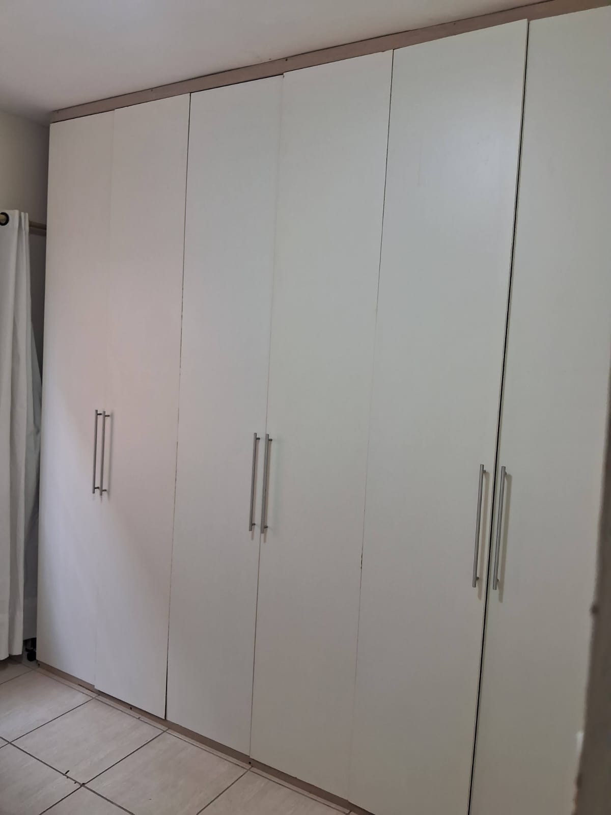Sobrado de Alto Padrão à Venda no Residencial Santa Cruz – Design, Conforto e Localização Privilegiada