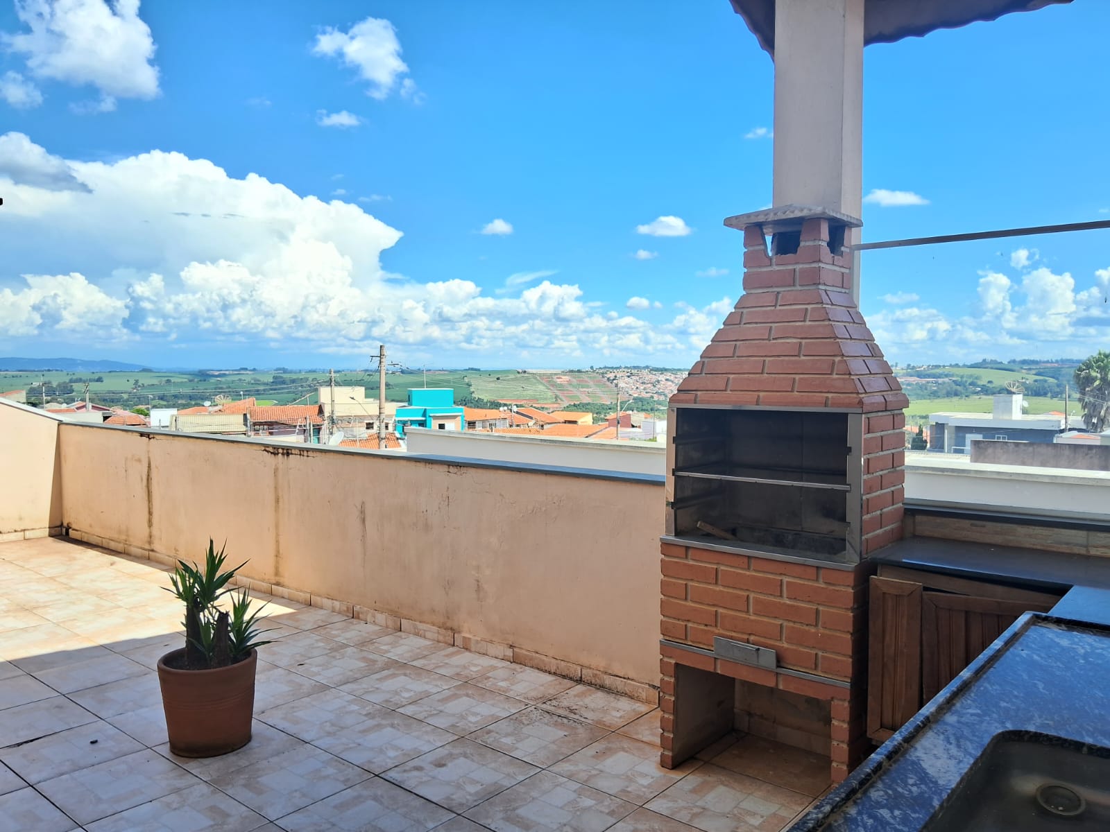Sobrado de Alto Padrão à Venda no Residencial Santa Cruz – Design, Conforto e Localização Privilegiada