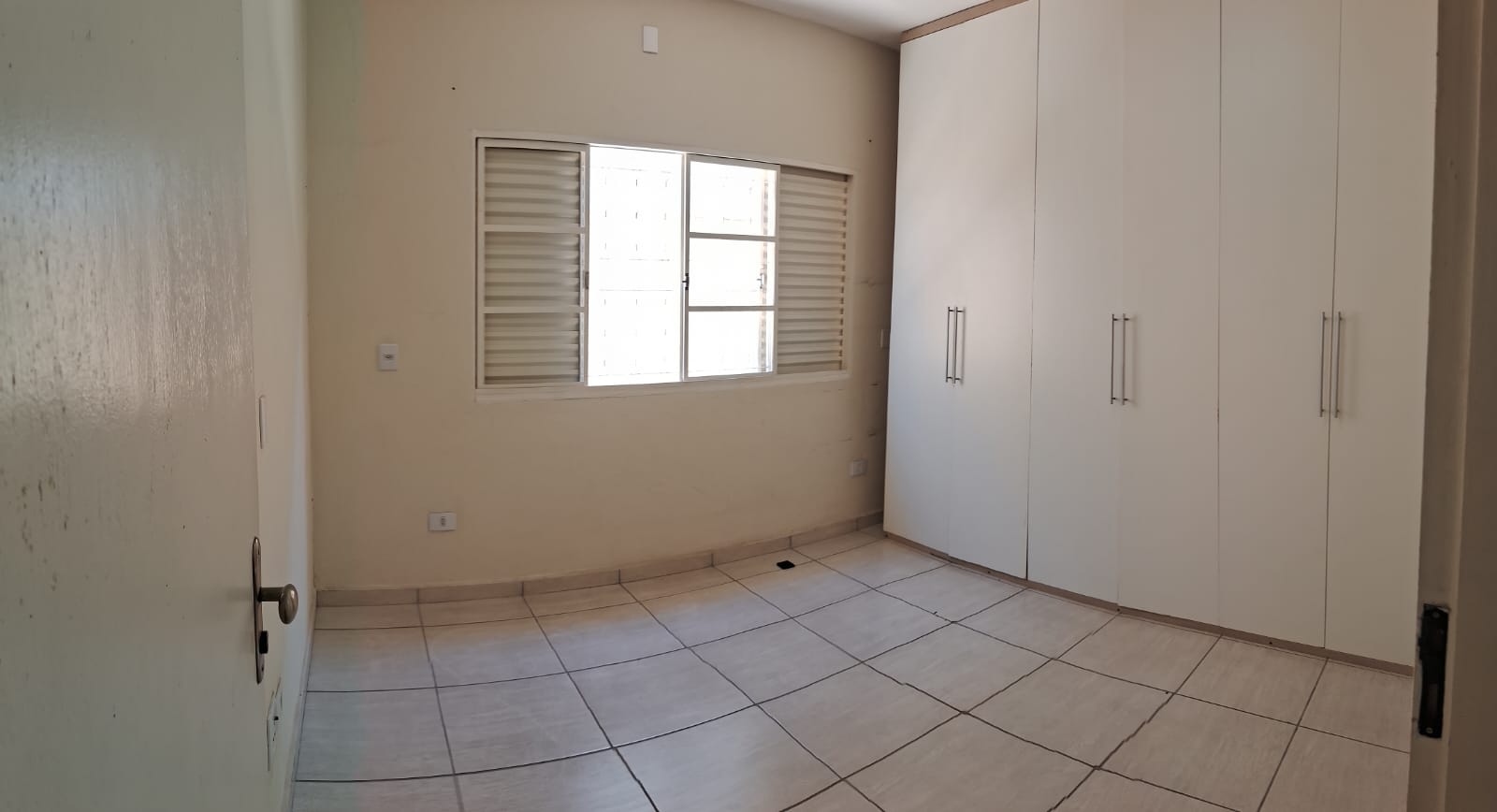 Sobrado de Alto Padrão à Venda no Residencial Santa Cruz – Design, Conforto e Localização Privilegiada