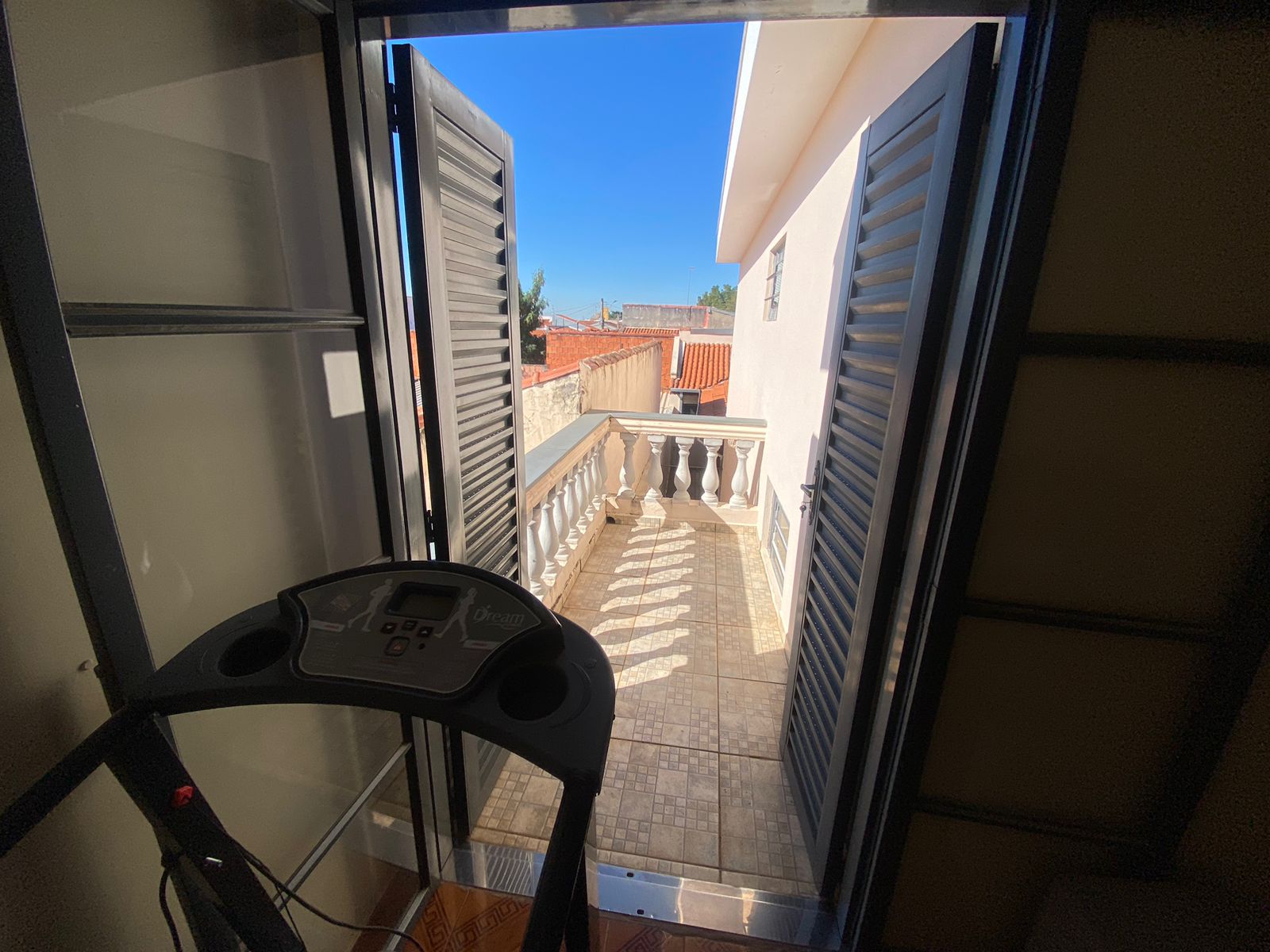 Casa com Edícula e Área Gourmet na Vila Dr. Laurindo – Conforto, Localização e Oportunidade por R$ 450.000