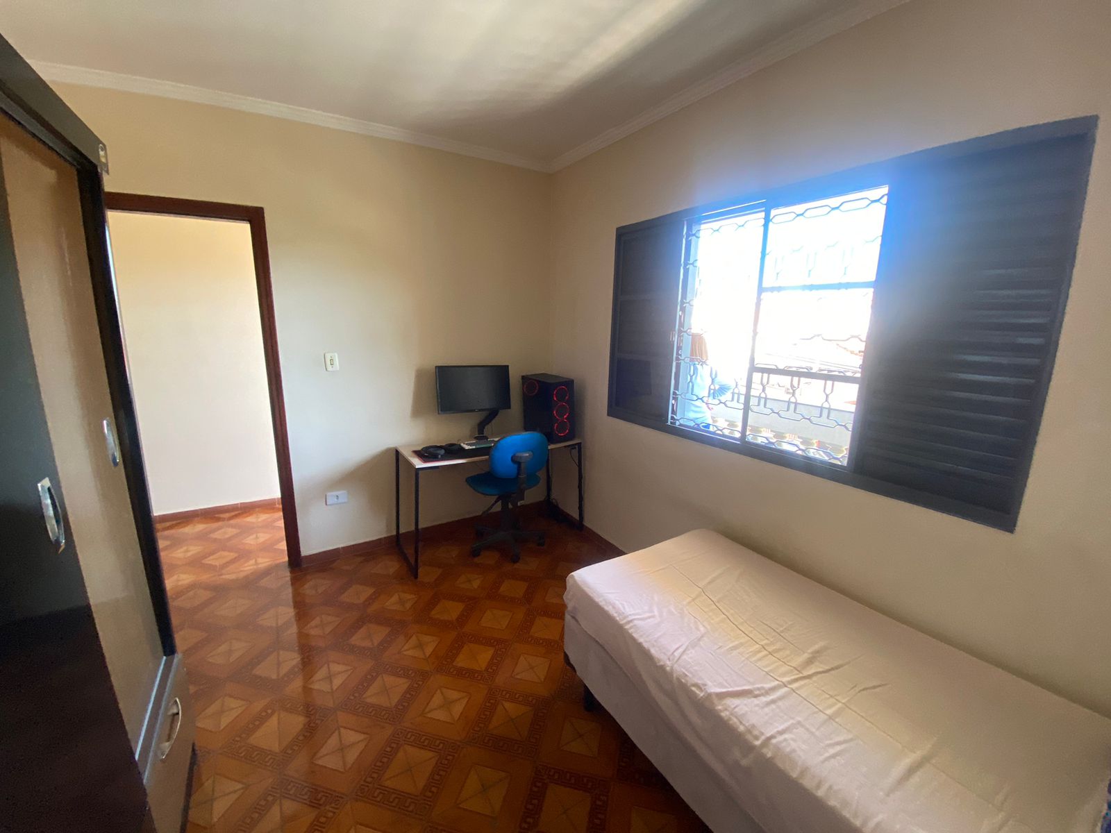 Casa com Edícula e Área Gourmet na Vila Dr. Laurindo – Conforto, Localização e Oportunidade por R$ 450.000