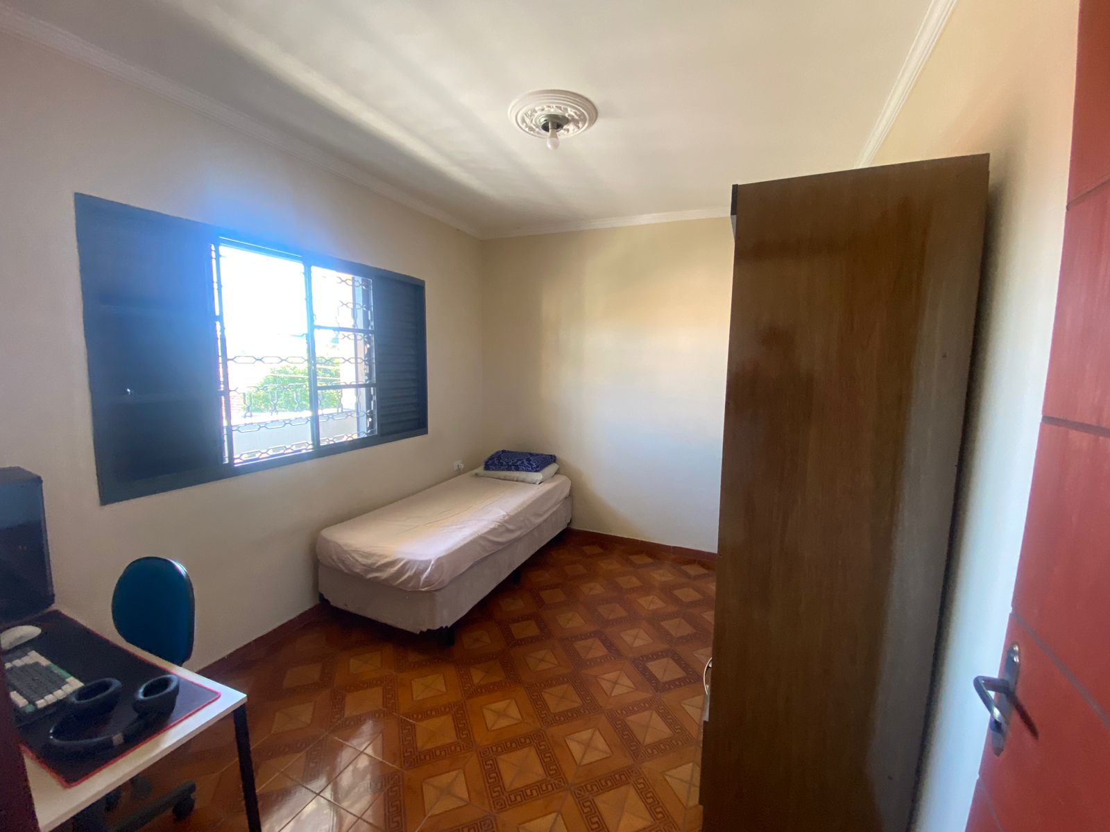 Casa com Edícula e Área Gourmet na Vila Dr. Laurindo – Conforto, Localização e Oportunidade por R$ 450.000