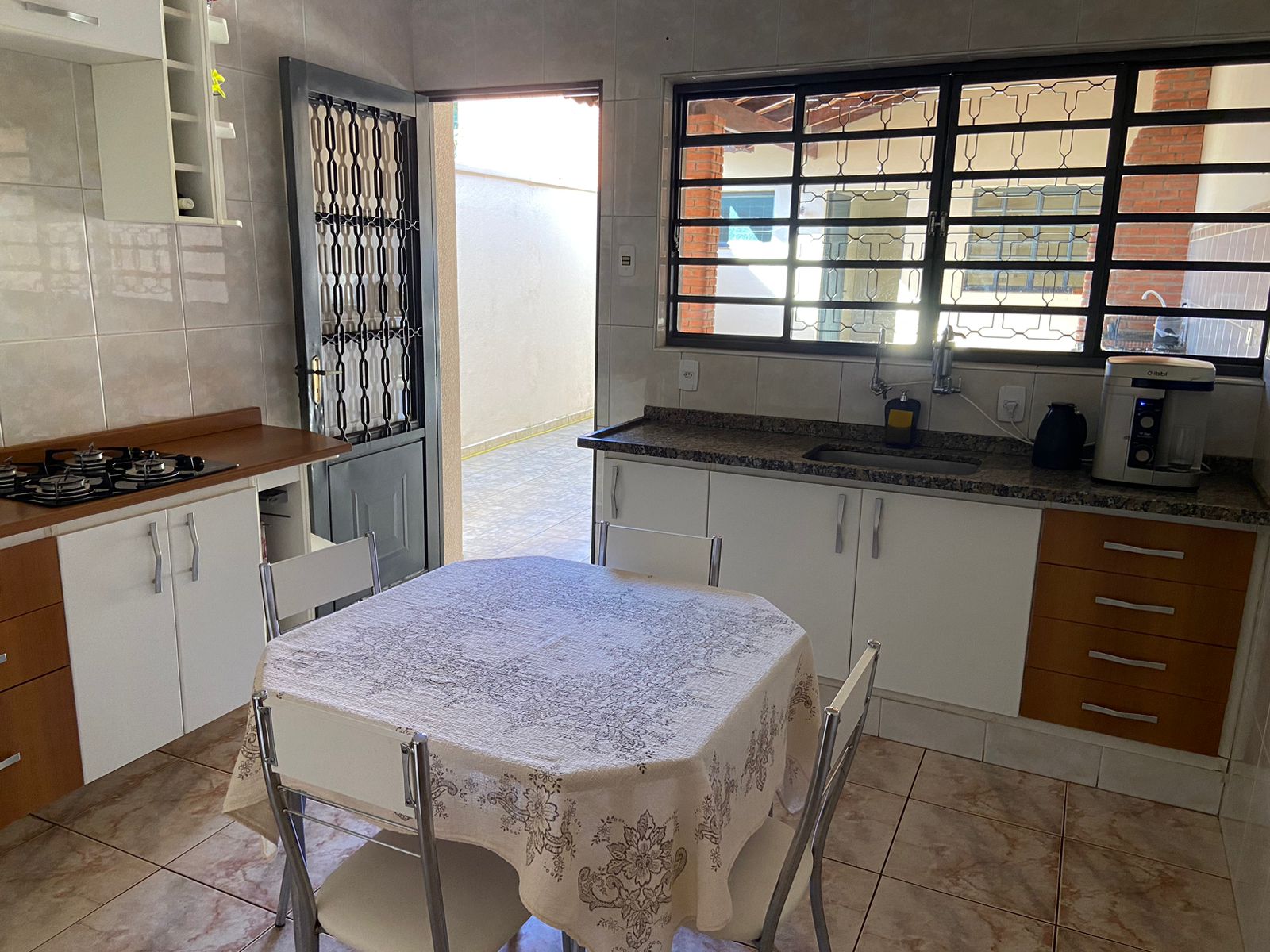 Casa com Edícula e Área Gourmet na Vila Dr. Laurindo – Conforto, Localização e Oportunidade por R$ 450.000