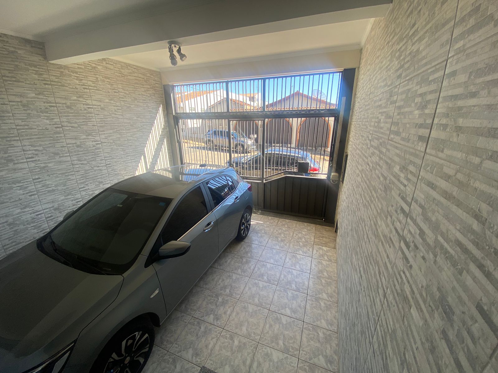 Casa com Edícula e Área Gourmet na Vila Dr. Laurindo – Conforto, Localização e Oportunidade por R$ 450.000
