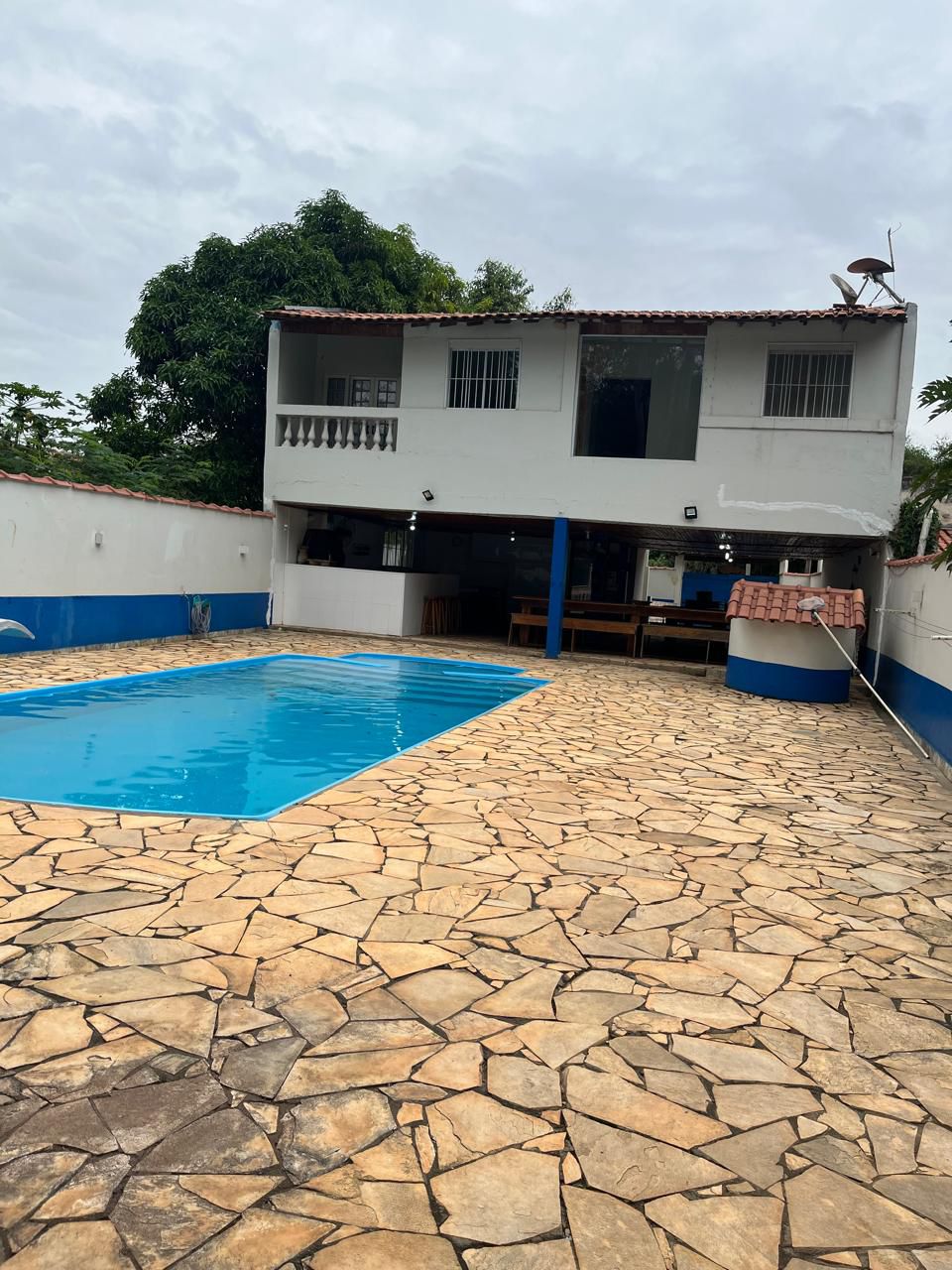 Chácara à venda em Tatuí com 270m², piscina, 7 quartos e Rio Sorocaba nos fundos