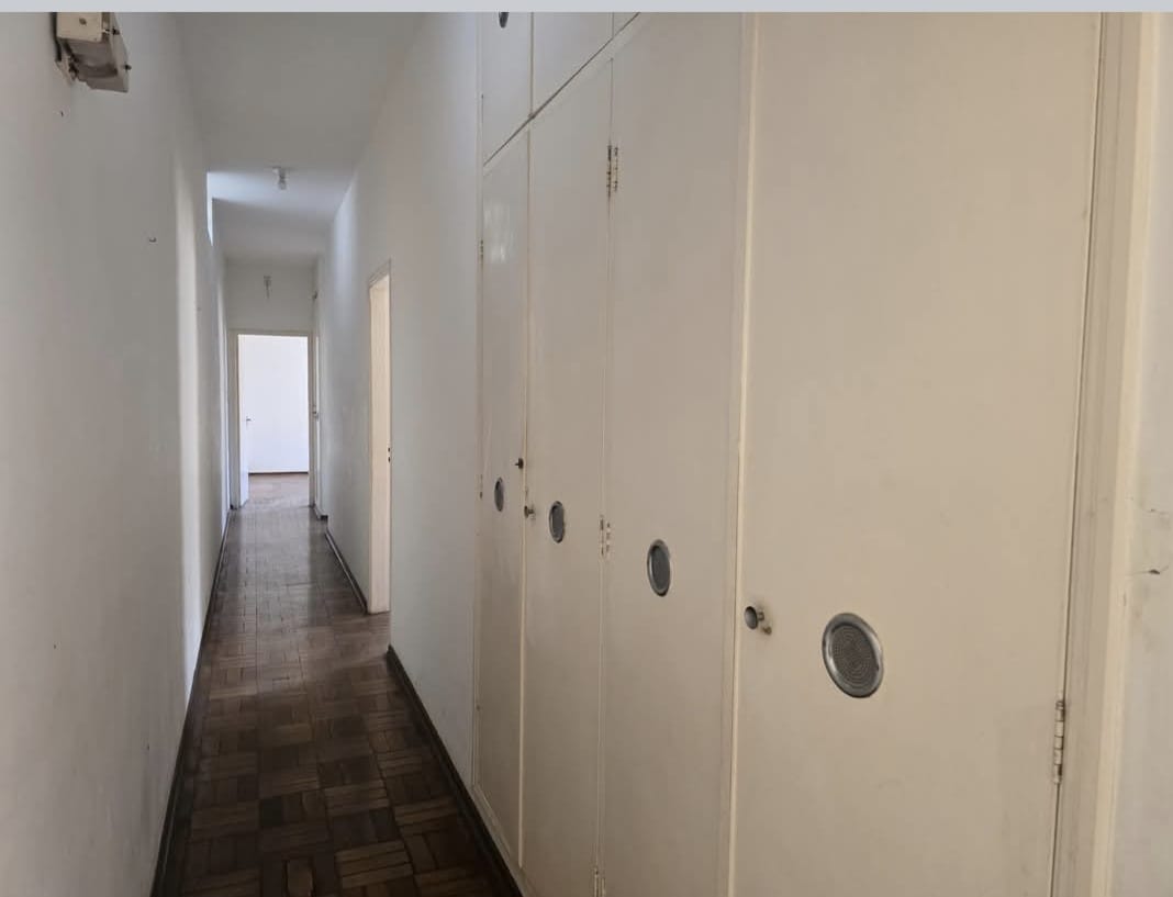 Vendo Casa no Centro de Tatuí à venda – 2 dormitórios, edícula e garagem