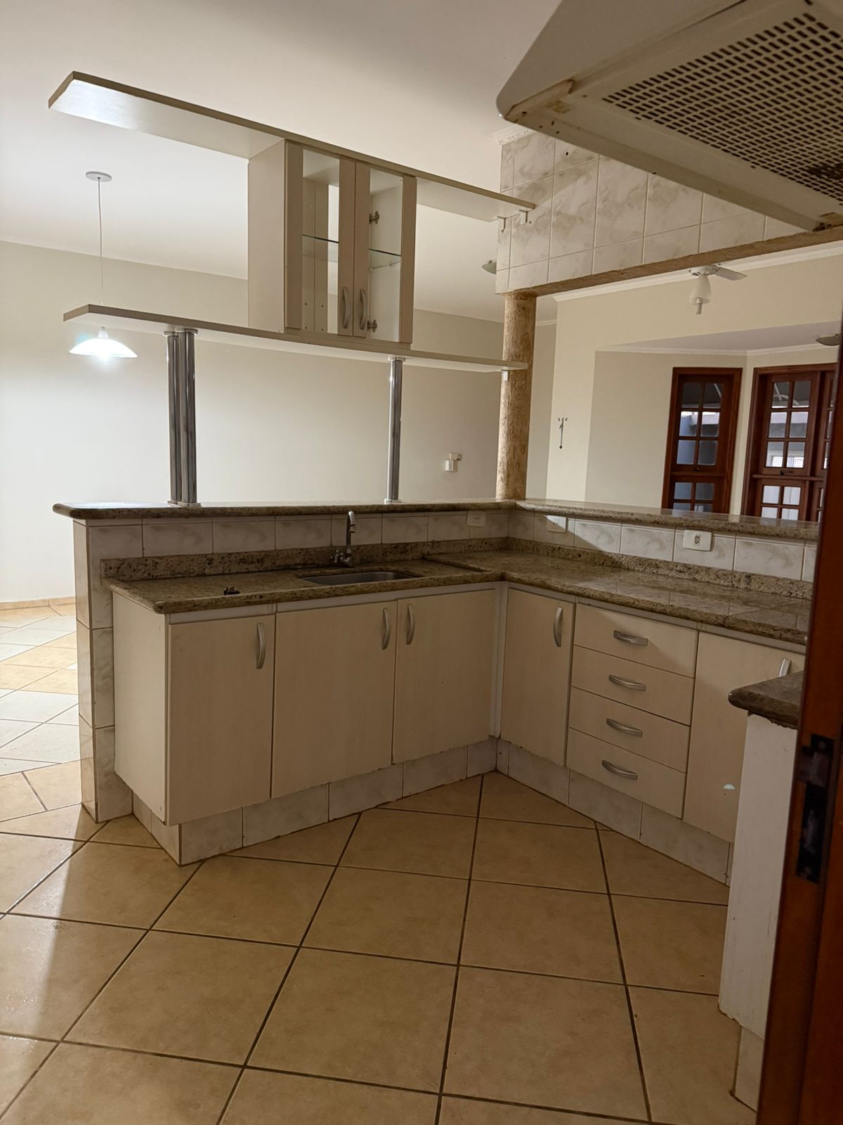 Casa moderna com 3 quartos, área gourmet e garagem para 5 carros no Jardim Palmira – Tatuí/SP