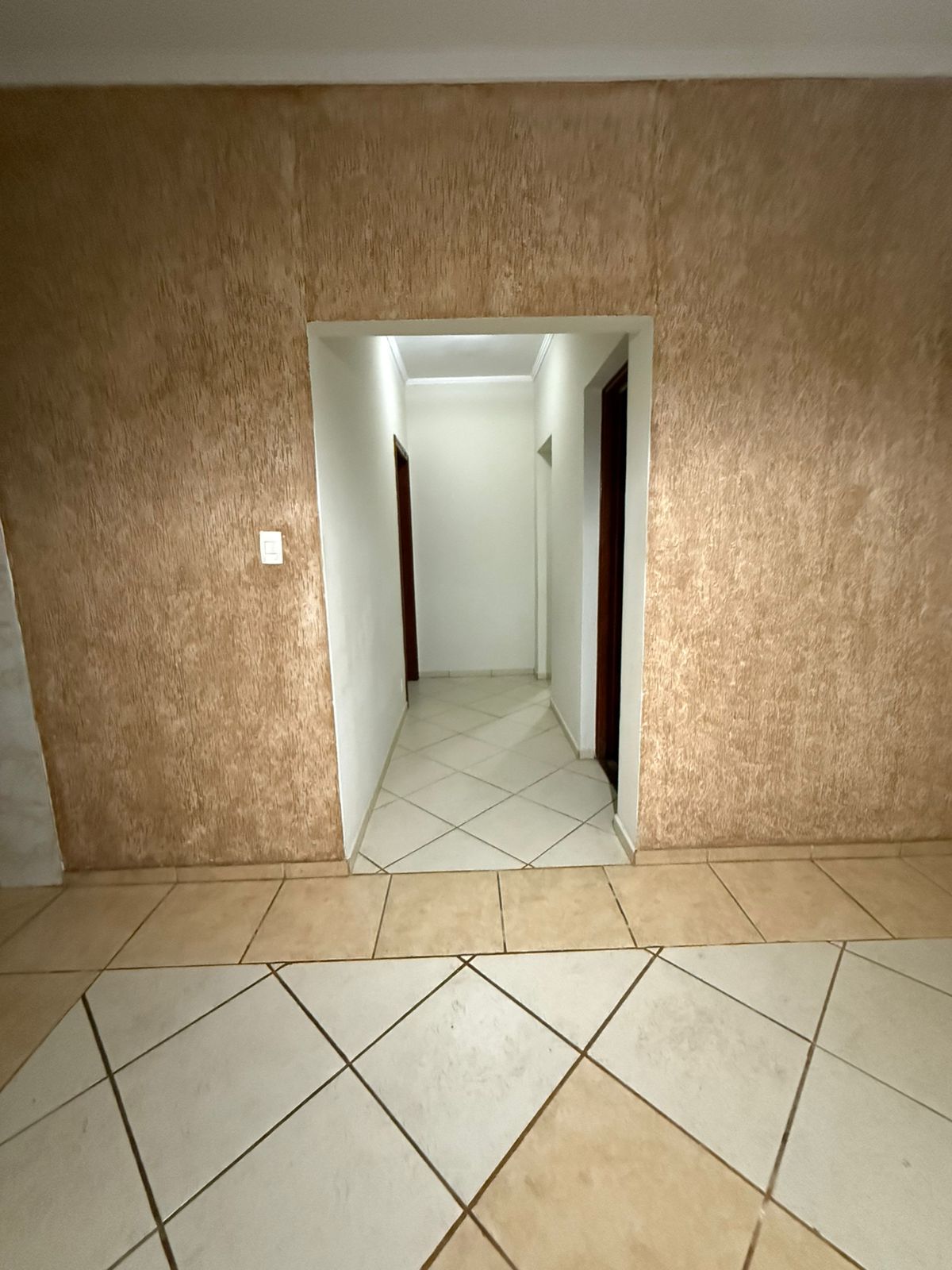 Casa moderna com 3 quartos, área gourmet e garagem para 5 carros no Jardim Palmira – Tatuí/SP