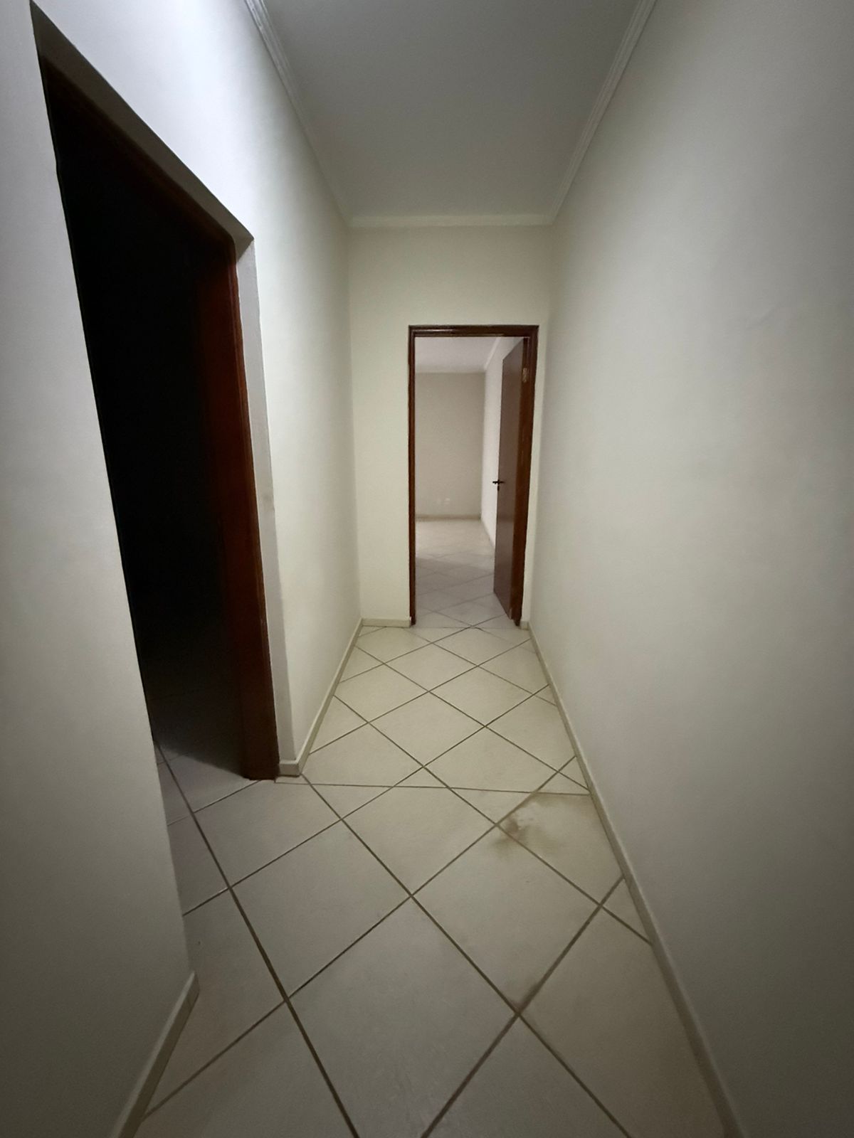 Casa moderna com 3 quartos, área gourmet e garagem para 5 carros no Jardim Palmira – Tatuí/SP