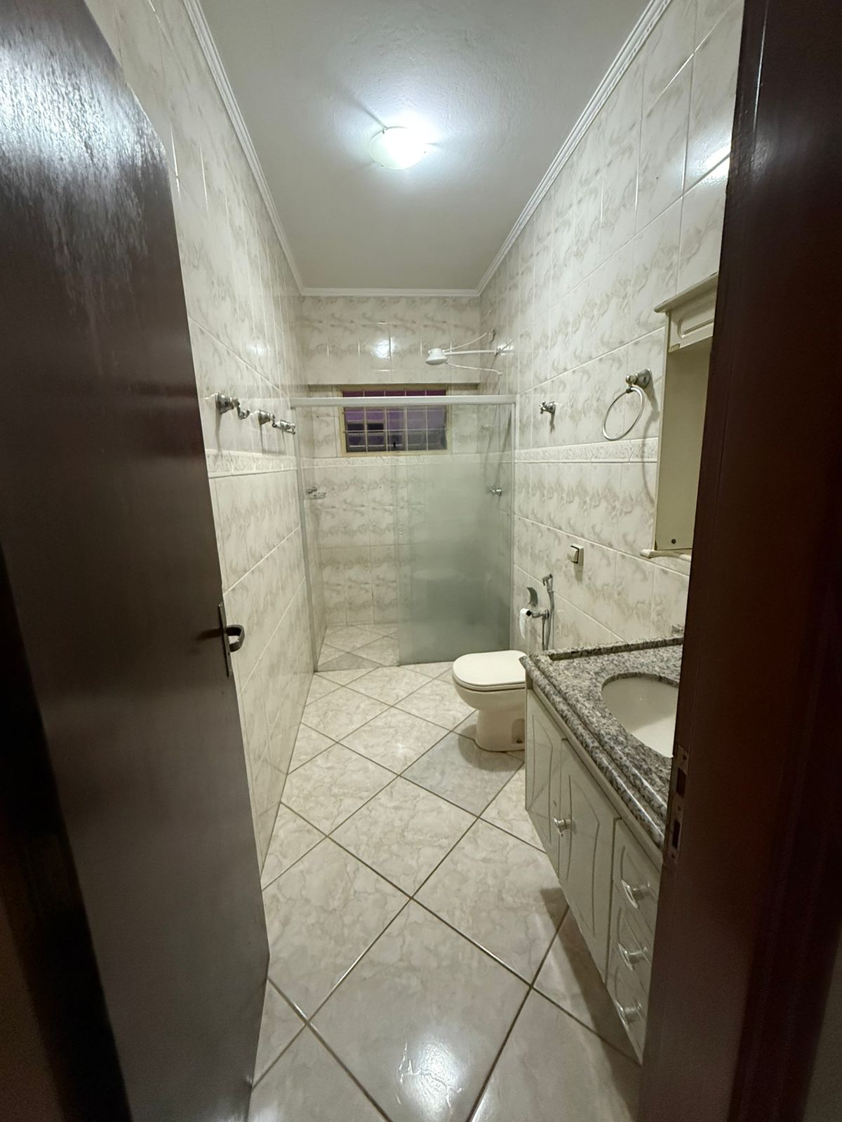 Casa moderna com 3 quartos, área gourmet e garagem para 5 carros no Jardim Palmira – Tatuí/SP