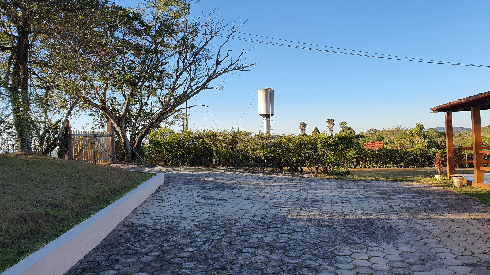 Chácara à Venda no Condomínio Recanto da Castelo – Porangaba/SP – 4.800 m² – Casa 250 m² – R$ 550.000,00