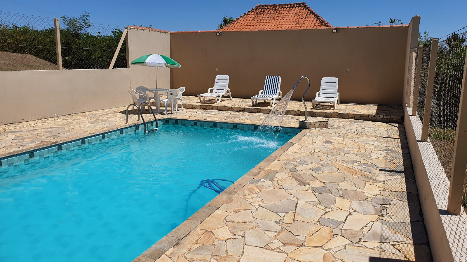 Chácara à Venda no Condomínio Recanto da Castelo – Porangaba/SP – 4.800 m² – Casa 250 m² – R$ 550.000,00