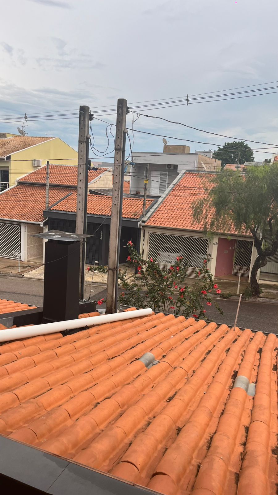 Casa reformada à venda no Residencial Mantovani – 4 dormitórios, suíte e escritura – R$ 420.000