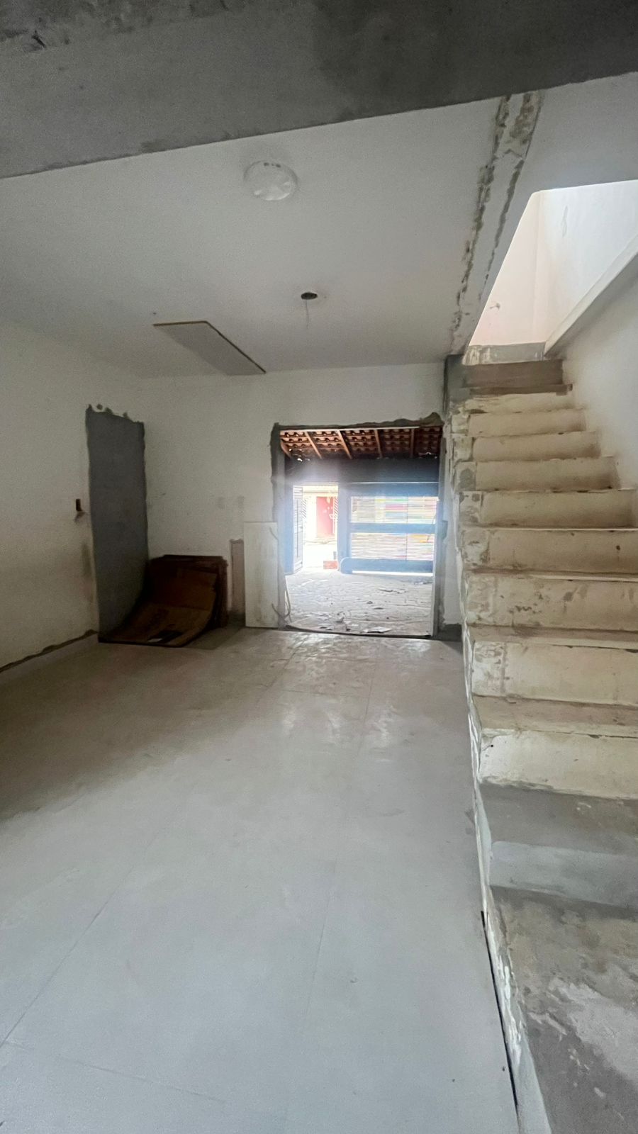 Casa reformada à venda no Residencial Mantovani – 4 dormitórios, suíte e escritura – R$ 420.000