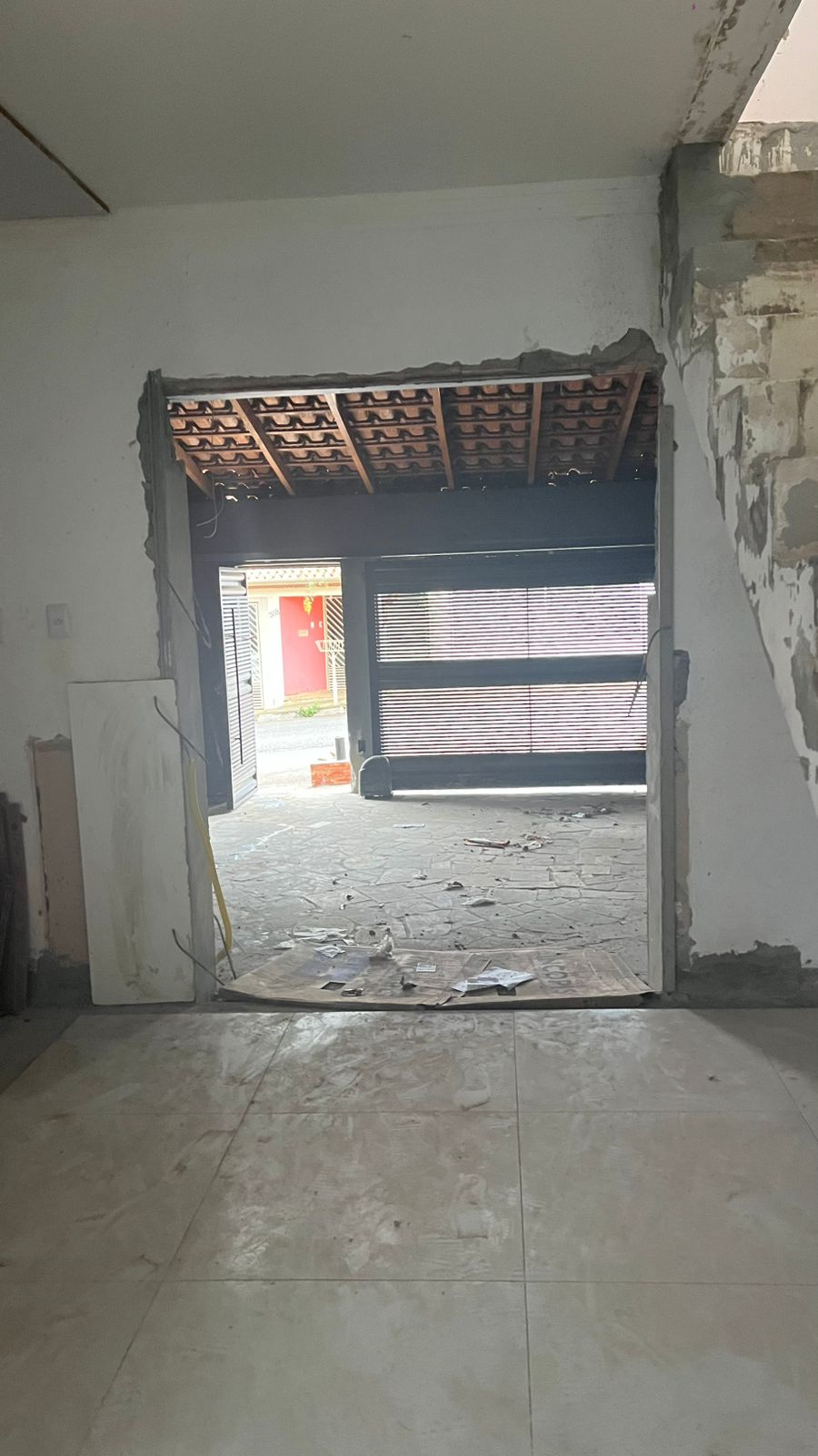 Casa reformada à venda no Residencial Mantovani – 4 dormitórios, suíte e escritura – R$ 420.000