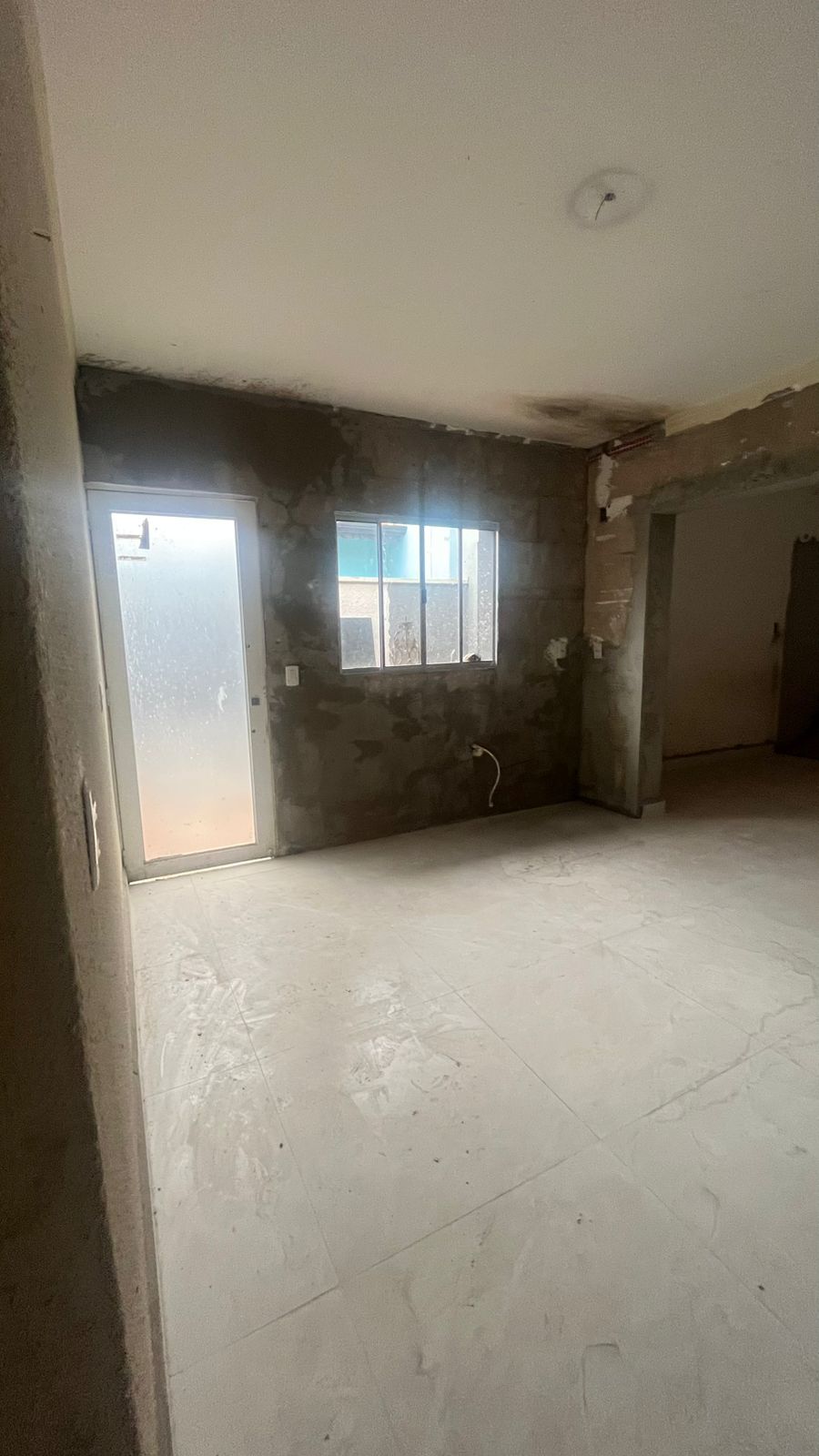 Casa reformada à venda no Residencial Mantovani – 4 dormitórios, suíte e escritura – R$ 420.000