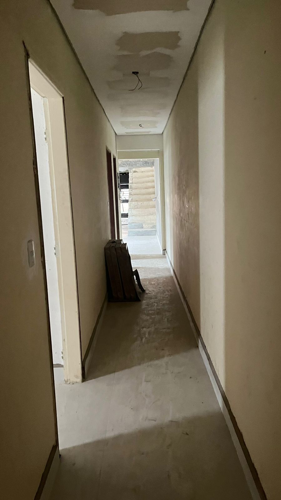 Casa reformada à venda no Residencial Mantovani – 4 dormitórios, suíte e escritura – R$ 420.000