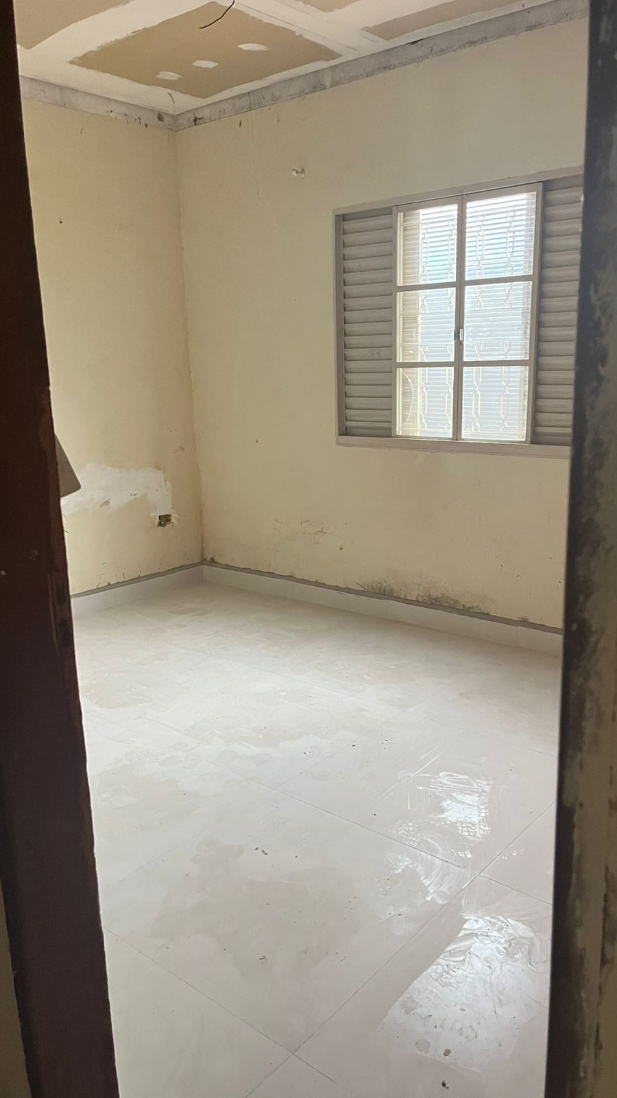 Casa reformada à venda no Residencial Mantovani – 4 dormitórios, suíte e escritura – R$ 420.000