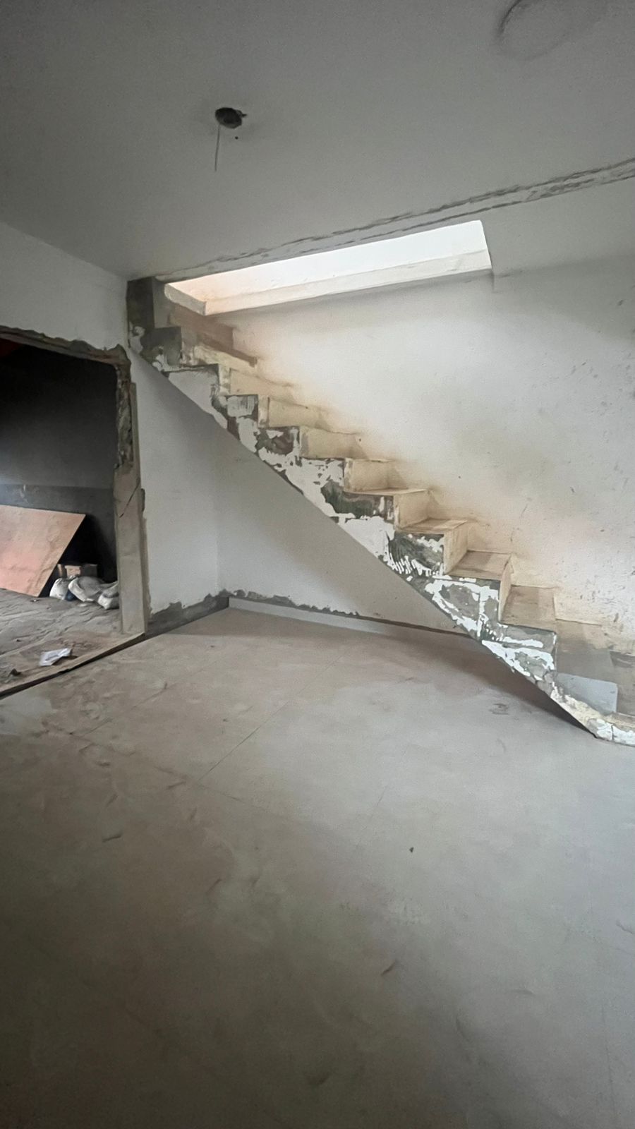 Casa reformada à venda no Residencial Mantovani – 4 dormitórios, suíte e escritura – R$ 420.000