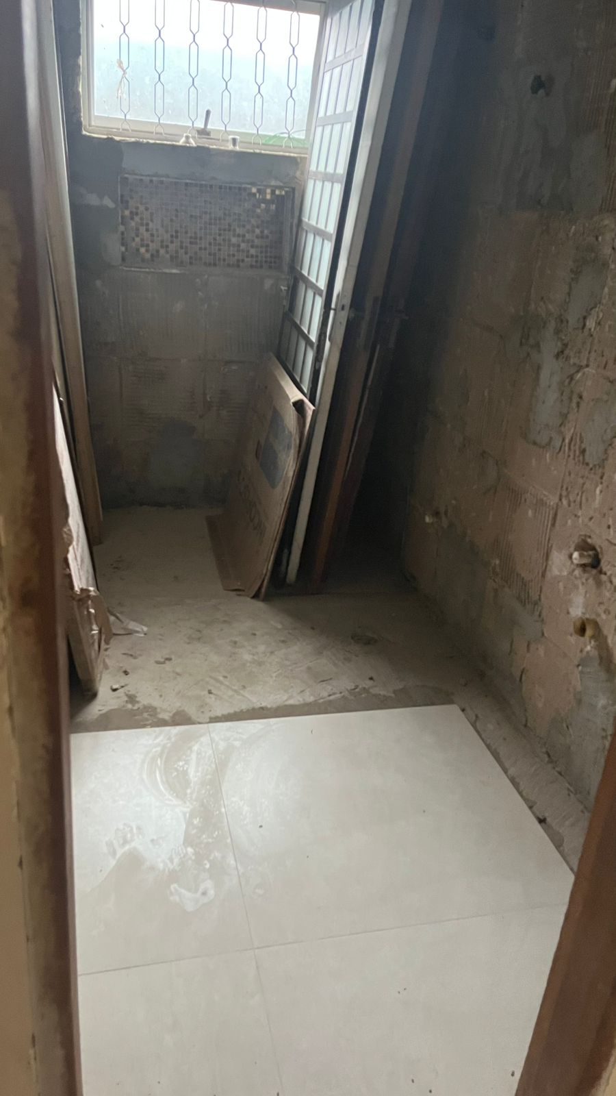 Casa reformada à venda no Residencial Mantovani – 4 dormitórios, suíte e escritura – R$ 420.000