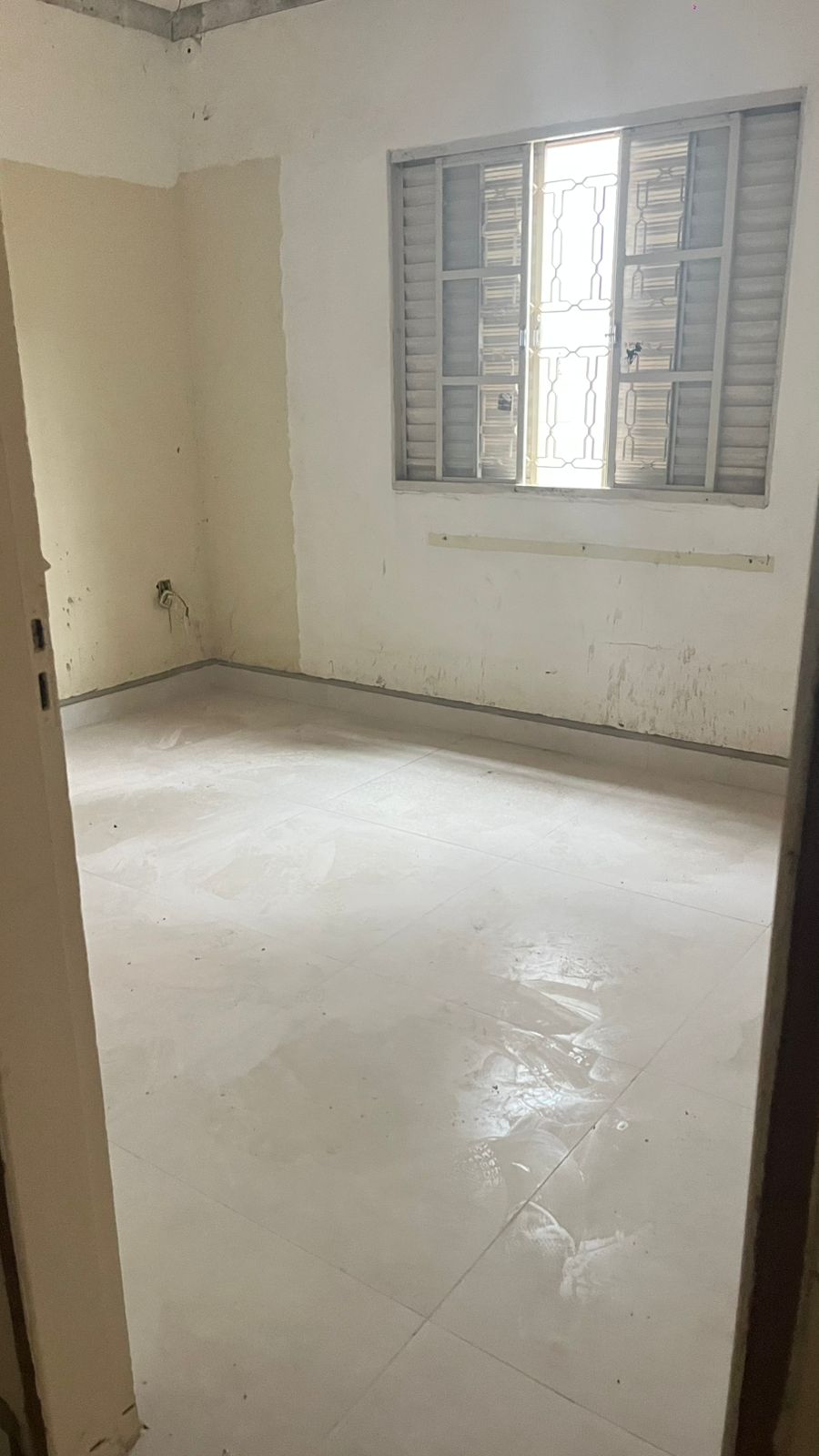 Casa reformada à venda no Residencial Mantovani – 4 dormitórios, suíte e escritura – R$ 420.000